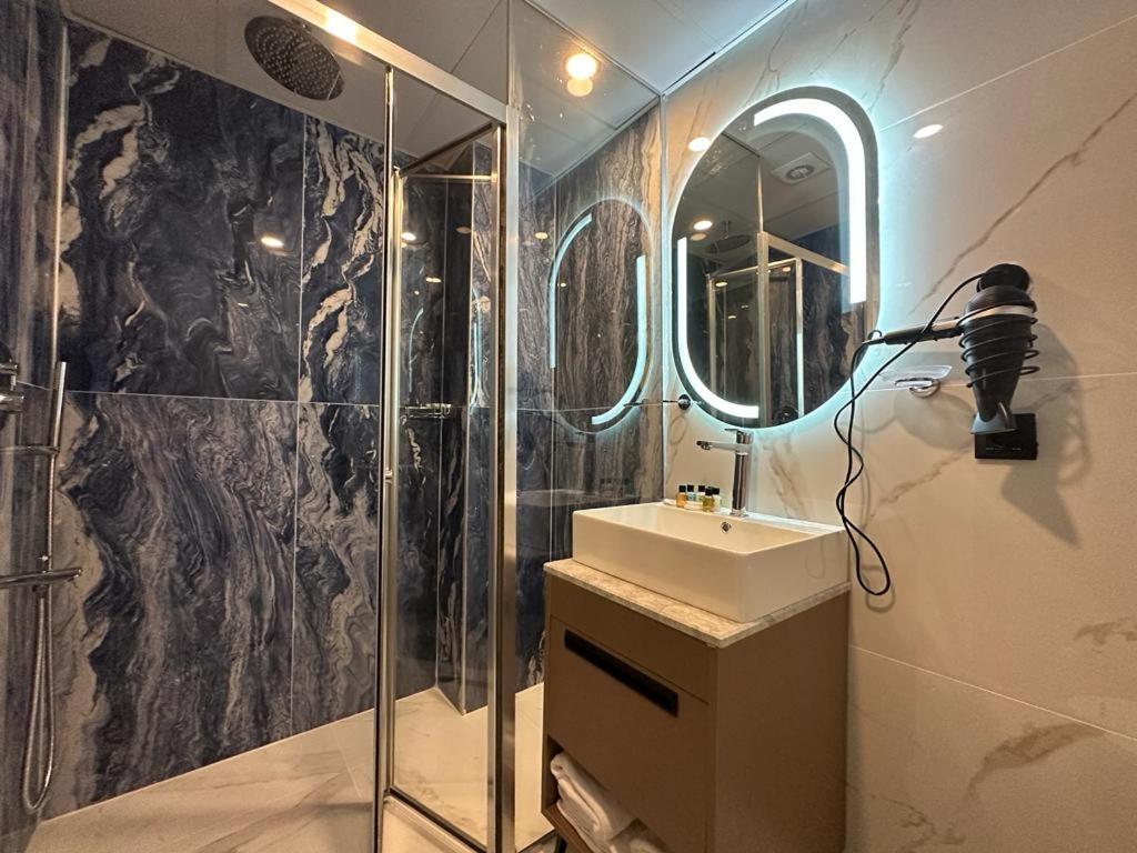 Istanblu Hotel Atasehir 이스탄불 외부 사진